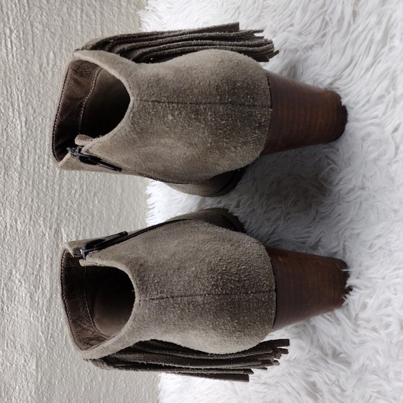 Vionic Faros Tan Suede Leather Fringed Upper Almond Toe Side Zip Ankle Bootie - Picture 6 of 16